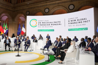 Nouveau pacte financier, Paris.