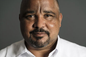 Joshua Osih, le 31 août 2018, au siège de « Jeune Afrique », à Paris.