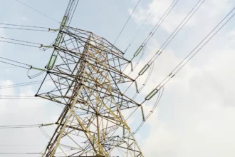 Cameroun : la Sonatrel ouvre le transport d’électricité aux investisseurs privés pour moderniser le réseau