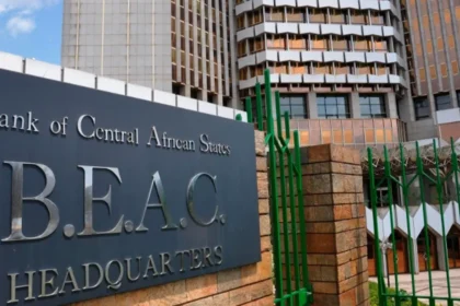BEAC : hausse des taux directeurs pour protéger le franc CFA malgré la baisse des réserves de change