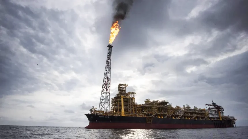 Pétrole à 100$ : le Cameroun pourrait gagner 180 milliards FCFA… mais à quel prix ?