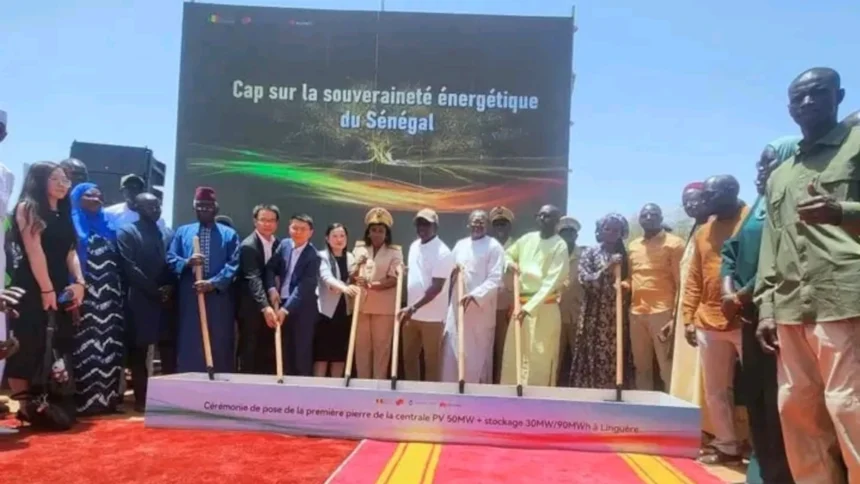 Le Sénégal pose de la première pierre d’une centrale solaire photovoltaïque de 50 MW avec stockage à Linguère