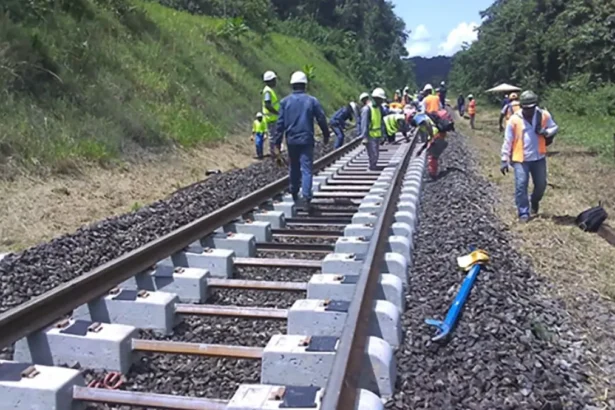 De Belinga-Mayumba à Belinga-Kobe-Kobe : pourquoi le Gabon a-t-il changé de corridor minier ?